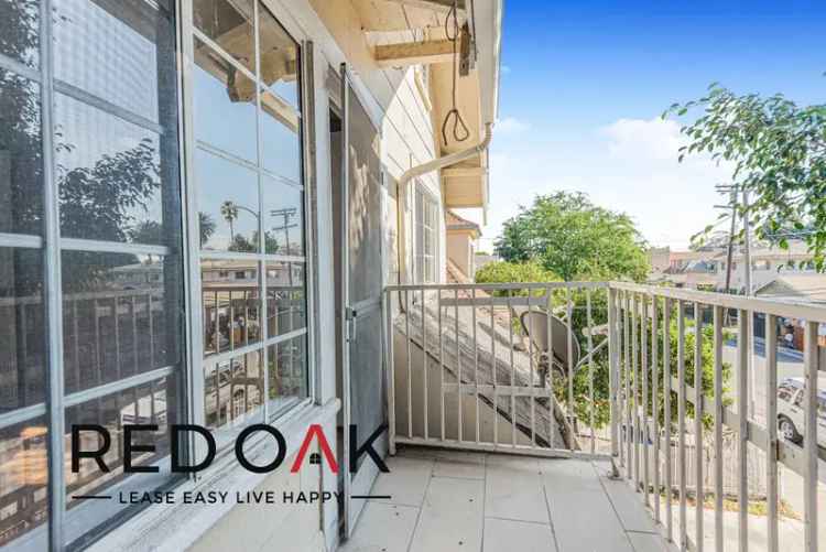 3 Bedroom Apartment in LA with Balcony and Parking