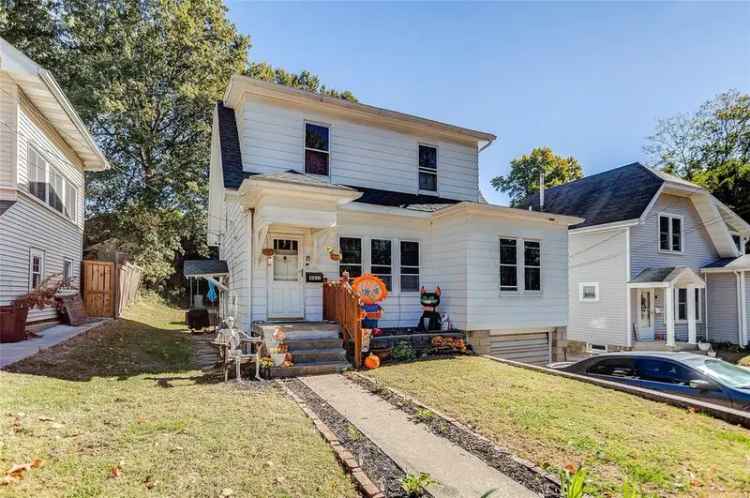 Single-family house For Sale in 1033, Wilkinson Avenue, Alton, Illinois