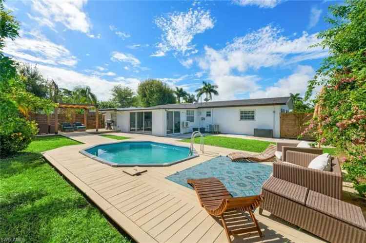 Single-family house For Sale in East Naples, Florida