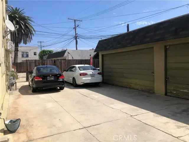 Multi-family house For Sale in 1284, South Citrus Avenue, Los Angeles, California