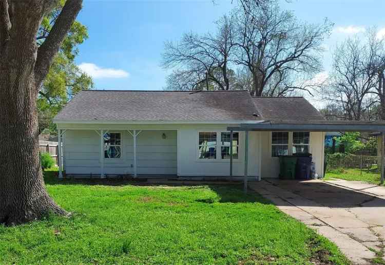 Single-family house For Sale in 904, Nottingham Drive, Angleton, Texas