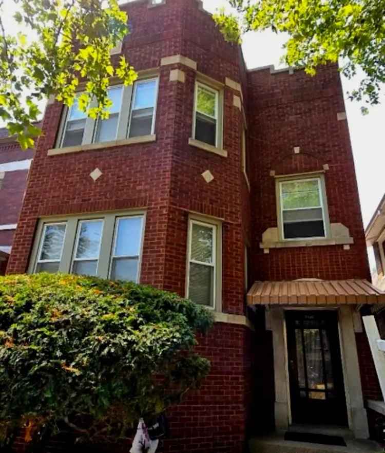 Multi-family house For Sale in 7326, South Saint Lawrence Avenue, Chicago, Illinois