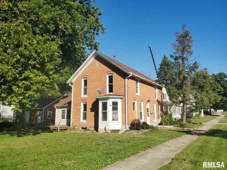 Single-family house For Sale in 2344, North 6th Street, Clinton, Iowa