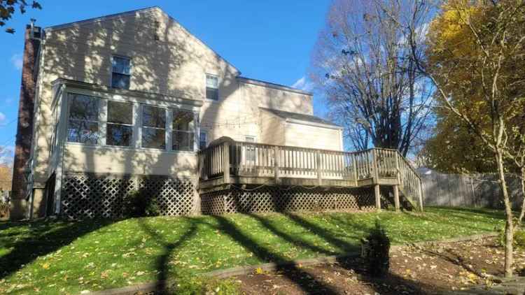 Single-family house For Sale in 51, Taylor Road, West Hartford, Connecticut