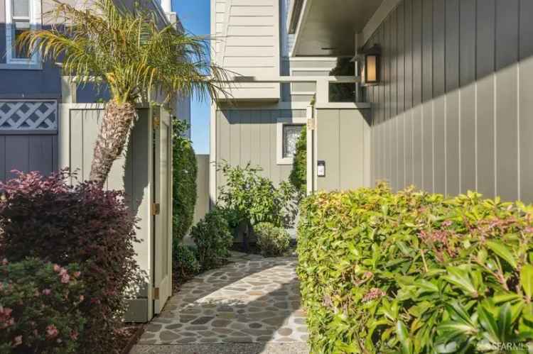 Single-family house For Sale in 213, Gold Mine Drive, San Francisco, California