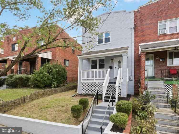 Single-family house For Sale in 17, 54th Street Southeast, Washington, District of Columbia