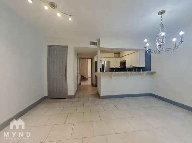 1500 sq ft 2 Bed 1.5 Bath Apartment for Rent near Downtown Houston