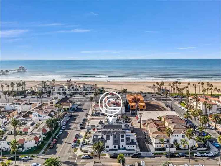 Single-family house For Sale in 125, 8th Street, Huntington Beach, California