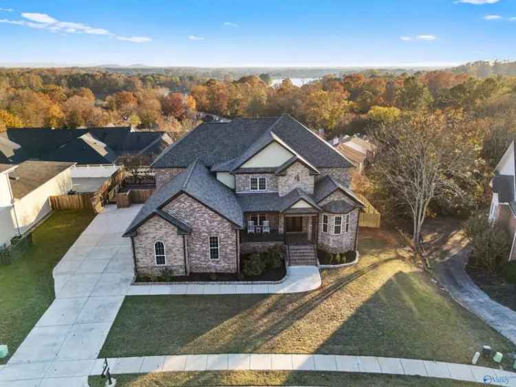 Single-family house For Sale in Madison, Alabama