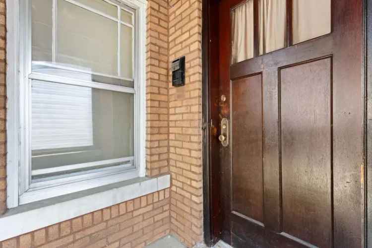 Single-family house For Sale in 8715, South Euclid Avenue, Chicago, Illinois