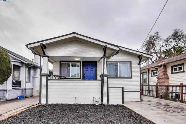 Single-family house For Sale in 2012, 64th Avenue, Oakland, California