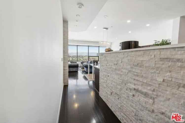 Condo For Sale in 1100, Wilshire Boulevard, Los Angeles, California