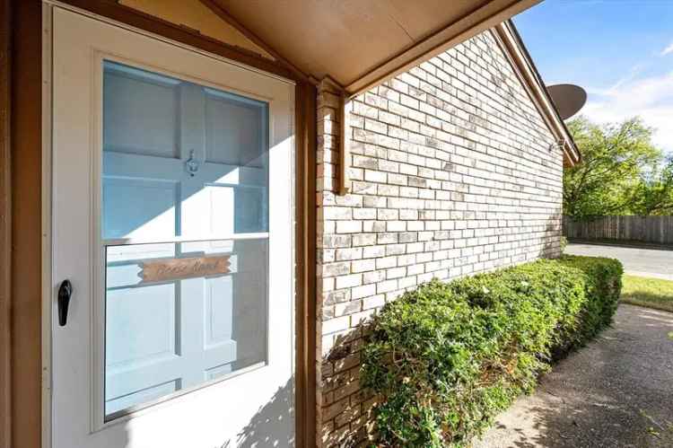 House For Sale in Arlington, Texas