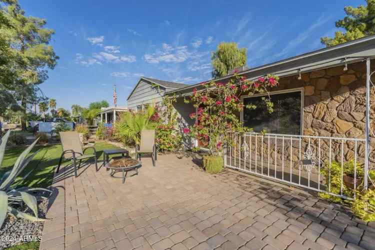 Single-family house For Sale in 1916, East Clarendon Avenue, Phoenix, Arizona