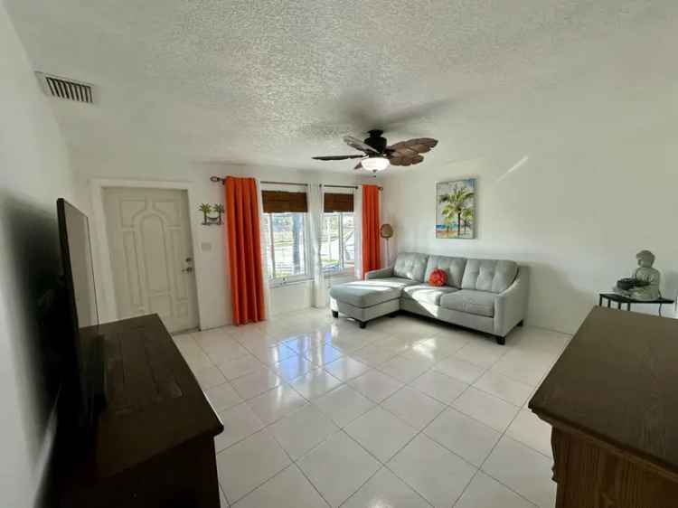 Single-family house For Sale in 4260, Northeast 11th Avenue, Pompano Beach, Florida