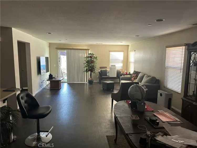 Single-family house For Sale in 3474, Buffalo Road, Perris, California