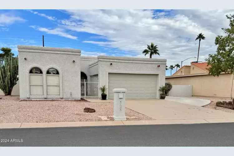 Single-family house For Sale in 9732, East Minnesota Avenue, Sun Lakes, Arizona