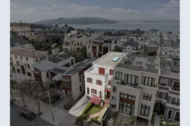 Single-family house For Sale in 2912, Pacific Avenue, San Francisco, California