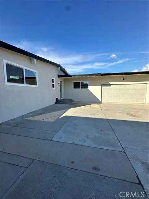 Single-family house For Sale in 9809, Odessa Avenue, Los Angeles, California