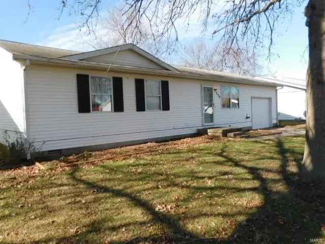 Single-family house For Sale in 532, Kristy Drive, Centralia, Illinois