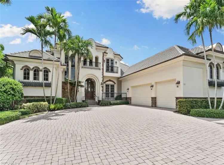 Single-family house For Sale in Naples, Florida