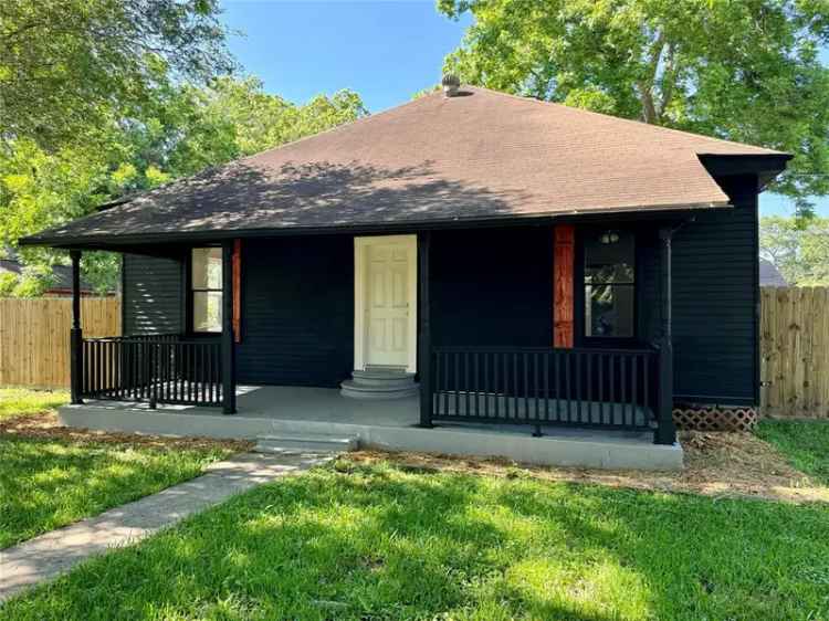 Single-family house For Sale in 902, West Cleveland Street, Alvin, Texas