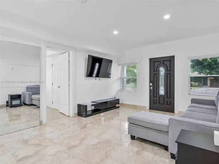 Single-family house For Sale in 947, Northeast 149th Street, North Miami, Florida