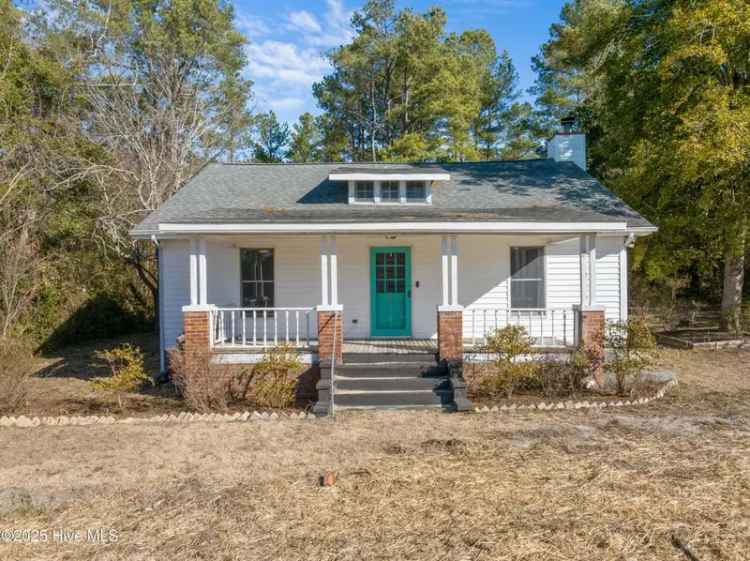 Single-family house For Sale in 905, East Main Street, Lincolnton, North Carolina