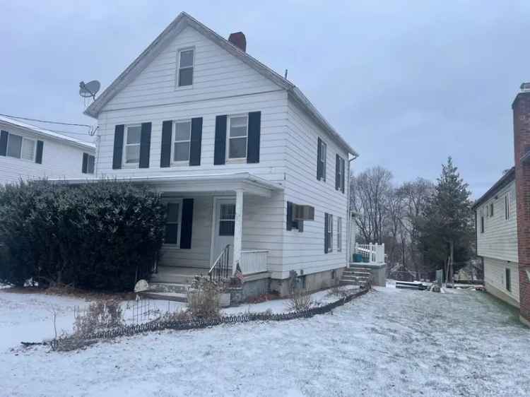 Single-family house For Sale in 45, Abbott Avenue, Danbury, Connecticut