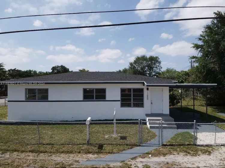 Single-family house For Sale in 11650, Northwest 8th Avenue, Hialeah, Florida