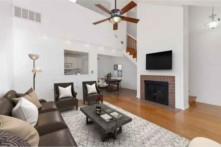 Condo For Sale in Long Beach, California