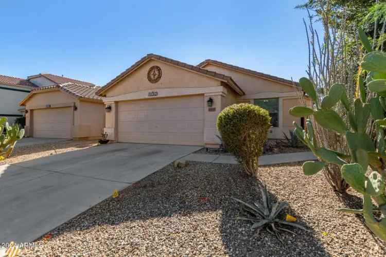 Single-family house For Sale in 44043, West Cypress Lane, Maricopa, Arizona