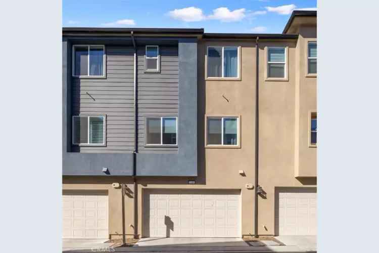 Condo For Sale in Irvine, California