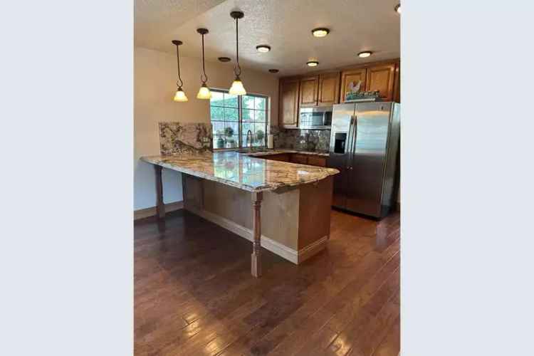 Single-family house For Sale in Elk Grove, California