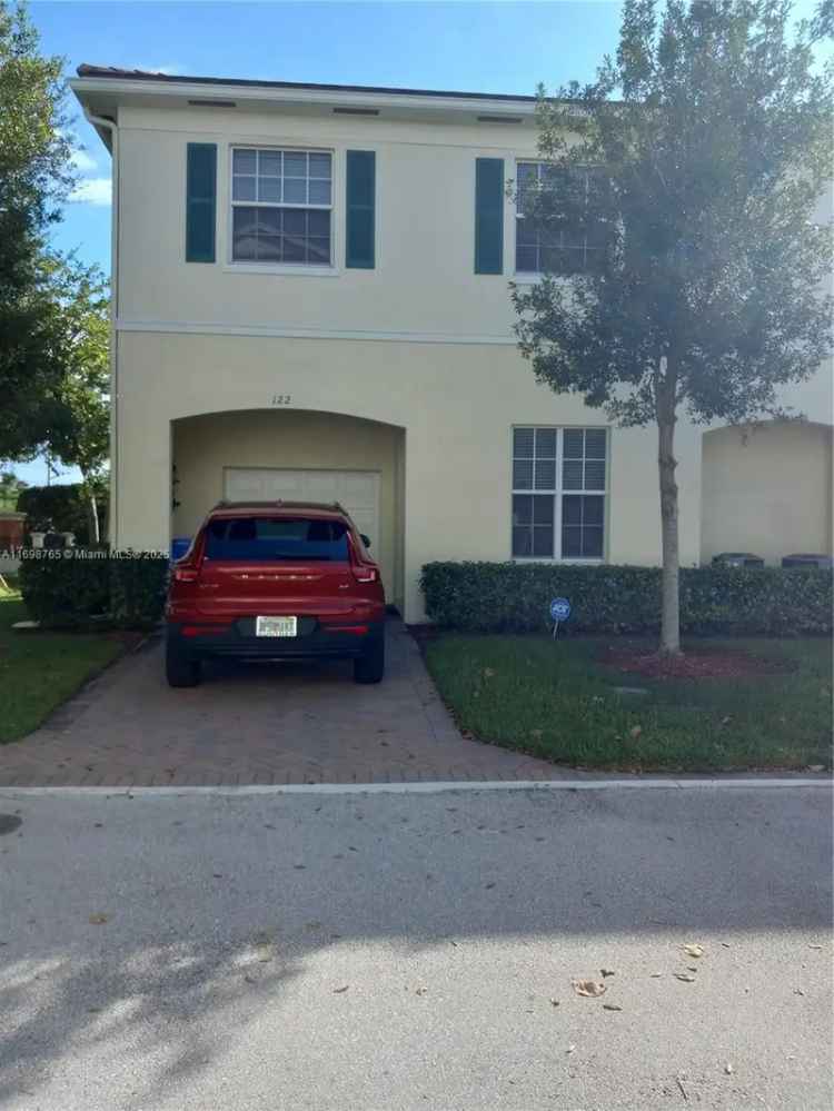 House For Sale in Pompano Beach, Florida