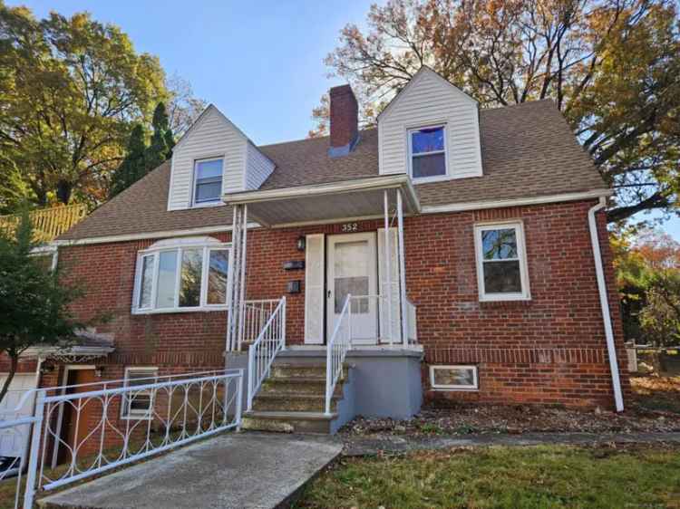 Multi-family house For Sale in 354, Clinton Street, New Britain, Connecticut