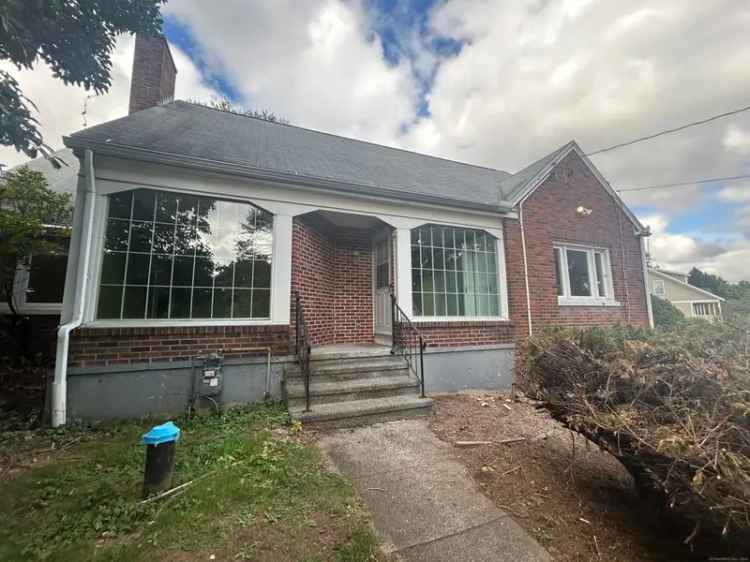 Single-family house For Sale in 1920, Hartford Turnpike, North Haven, Connecticut