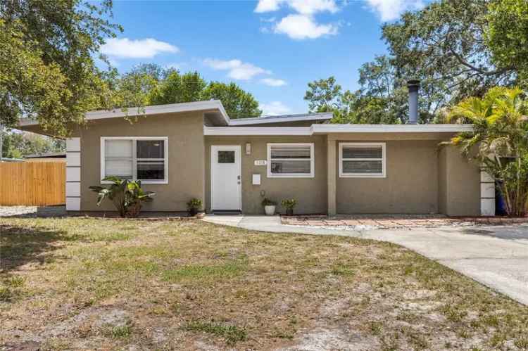 Single-family house For Sale in 7310, 11th Avenue North, Saint Petersburg, Florida