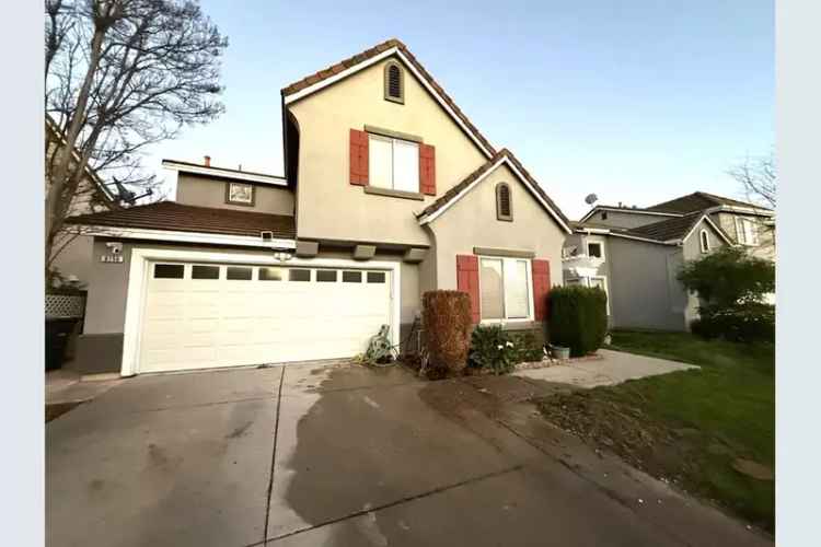 Single-family house For Sale in 8750, Floral Street, Gilroy, California