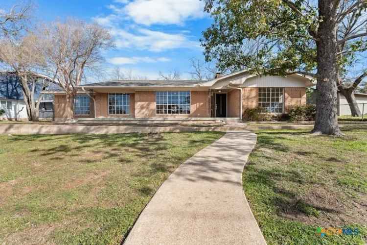 Single-family house For Sale in 419, Woodland Point Road, Temple, Texas