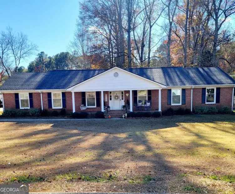 Single-family house For Sale in Lanett, Alabama