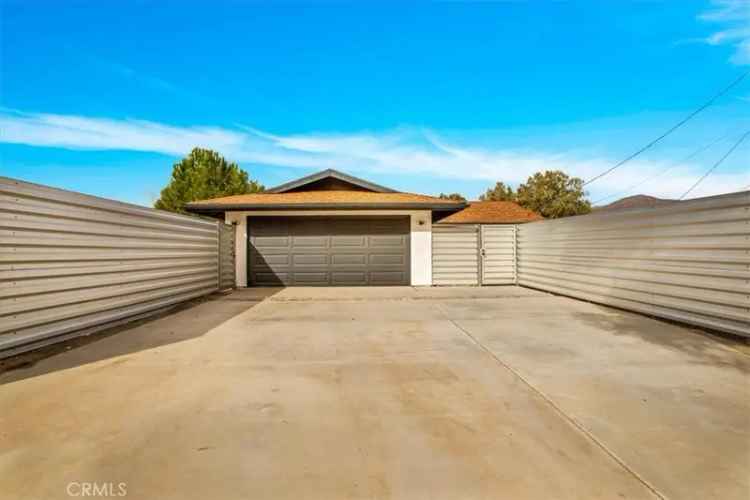 Single-family house For Sale in 49432, Canyon House Road, Morongo Valley, California