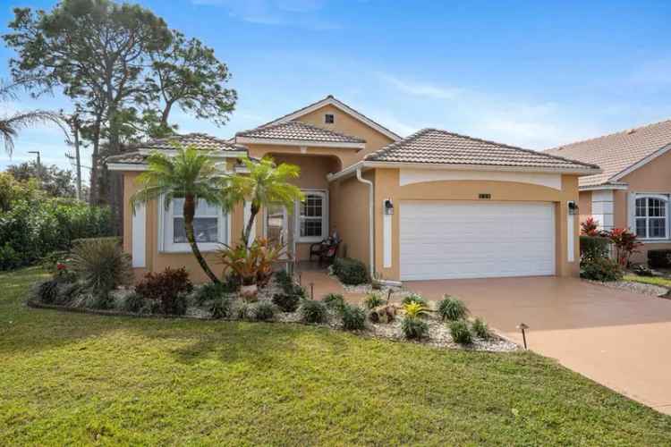 Single-family house For Sale in 126, Northwest Catania Circle, Port Saint Lucie, Florida