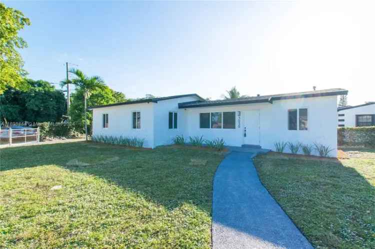 Single-family house For Sale in 3050, Northwest 69th Terrace, Miami, Florida