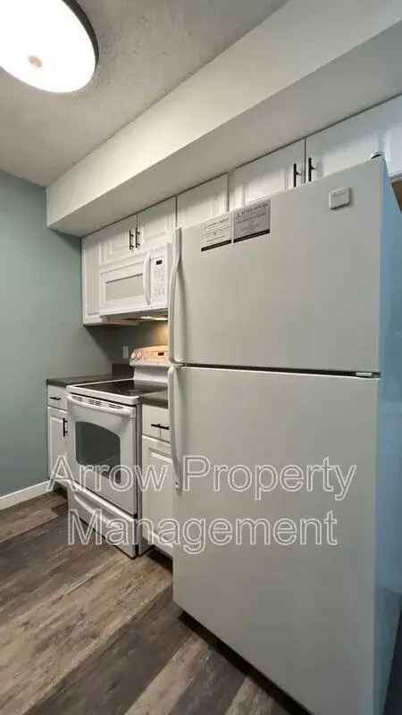 2 Bed 1 Bath Apartment near East Campus