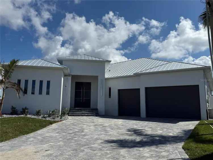 Single-family house For Sale in 1426, Mineo Drive, Punta Gorda, Florida