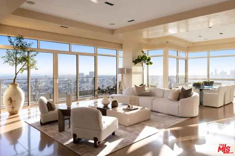 Condo For Sale in 10800, Wilshire Boulevard, Los Angeles, California