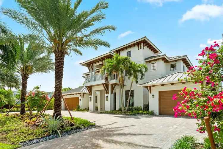 Single-family house For Sale in Naples, Florida