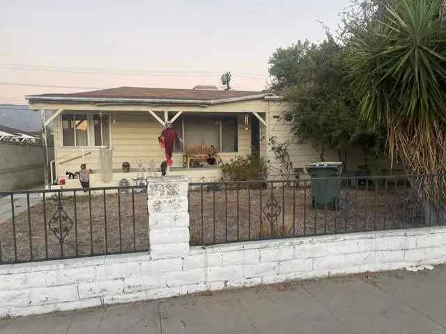 Multi-family house For Sale in Burbank, California