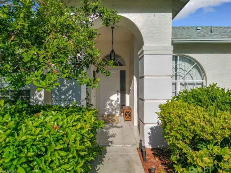 Single-family house For Sale in 4991, Brixton Court, East Naples, Florida